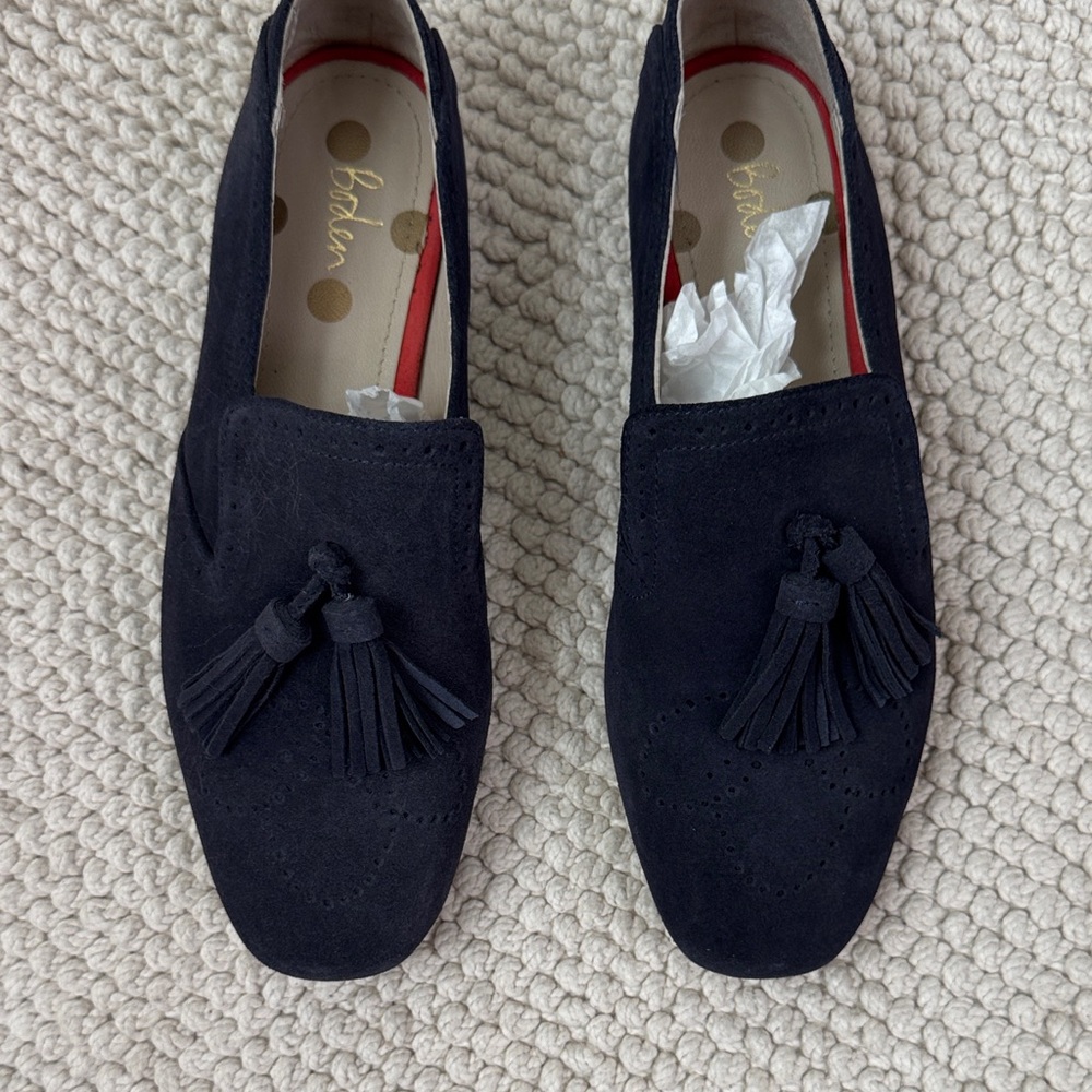 Boden women’s Navy Suede Tassel Loafers